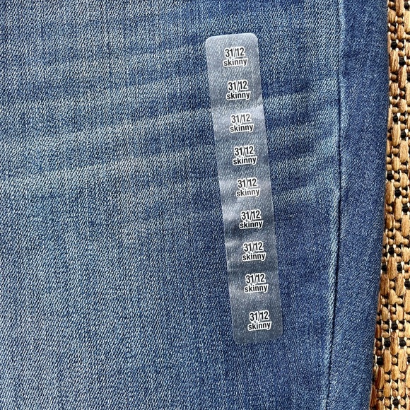 Woman’s a.n.a skinny Jean 31/12 - Picture 2 of 6